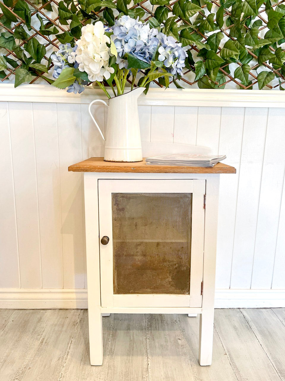 Aged White Chalk Furniture Paint
